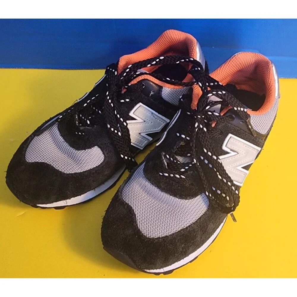 New Balance Model 574BB1 Low Top Multicolor Lace Up Boy Sneaker  Size  1.5